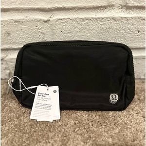 Everywhere Belt Bag 1L